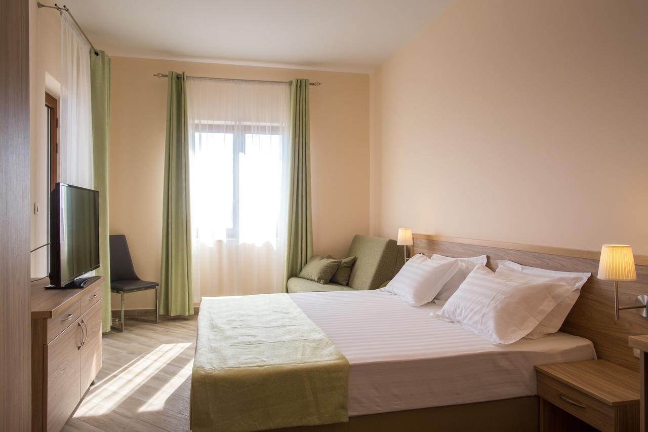 Aparthotel Belvedere Residence Becici Budva Bilik gambar