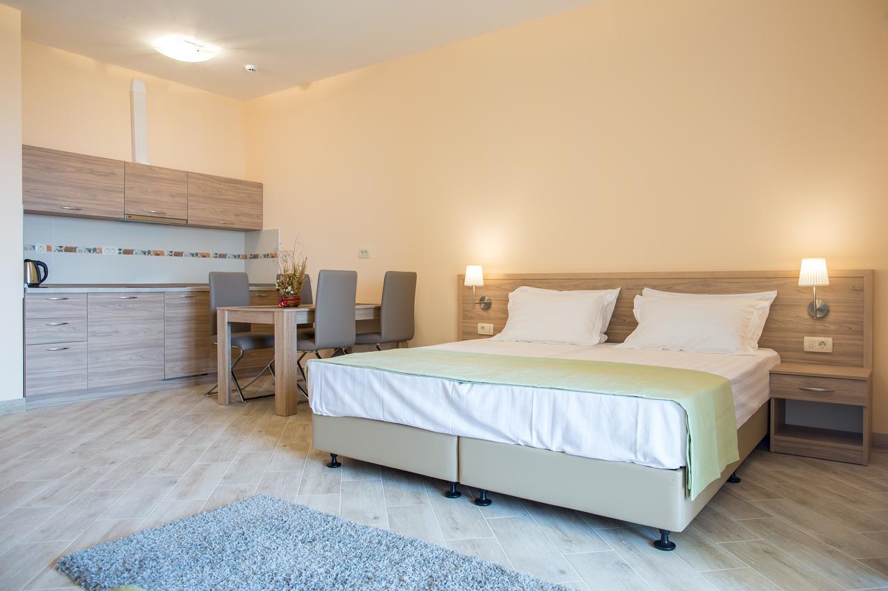 Aparthotel Belvedere Residence Becici Budva Bilik gambar